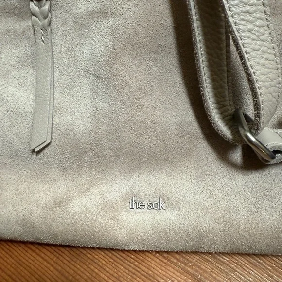 Designer bags- The Sak, Vince Camuto, Fossil, Shiseido, and more- Please read! - Picture 4 of 7